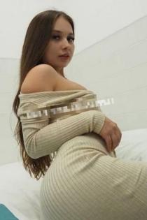 Алёна, размер груди третий, +7(906)319-10-01