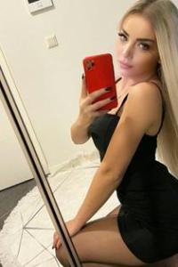 Настя, размер груди третий, 89064933406
