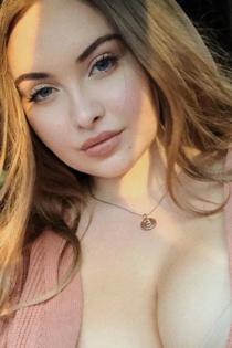 Лена, размер груди третий, +7967 200 5437