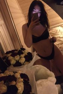 Катя, размер груди третий, +7 (906) 411-16-10