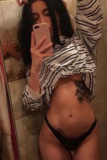 Аня, размер груди третий, +7(928)357-42-38