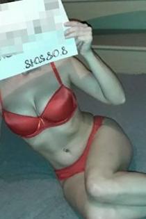 Карина, размер груди третий, +7 (906) 493-34-06