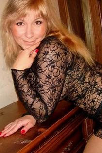 Дашка, размер груди второй, +7(903)472-51-21