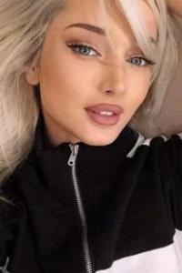 Марина, размер груди третий, +7906 411-16-10