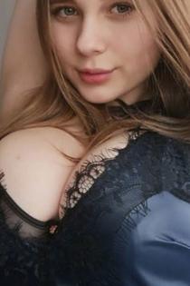 Карина, размер груди пятый, 8 967 200 54 37