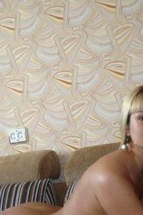 Ася, размер груди третий, +7905 467-25-18