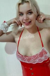 Дарина, размер груди третий, +7(903)472-51-21