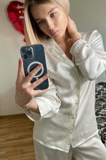 Наташа, размер груди второй, +7906 319-10-01