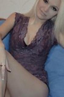 Марина, размер груди третий, +7(925)590-33-37