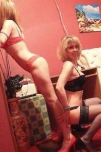 Ариана и Лиля, размер груди второй, 89064111610