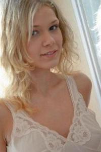 Лена, размер груди третий, +7903 409 4087