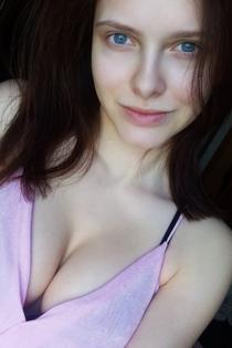 Лена, размер груди третий, +7906 430-58-91