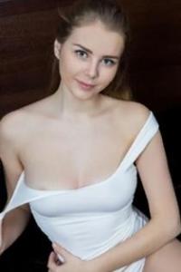 Ксюша, размер груди третий, +7903 409 4087