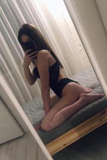 Марина, размер груди третий, +7(906)411-16-10