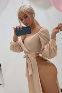 Милана, размер груди третий, +7(906)430-58-91